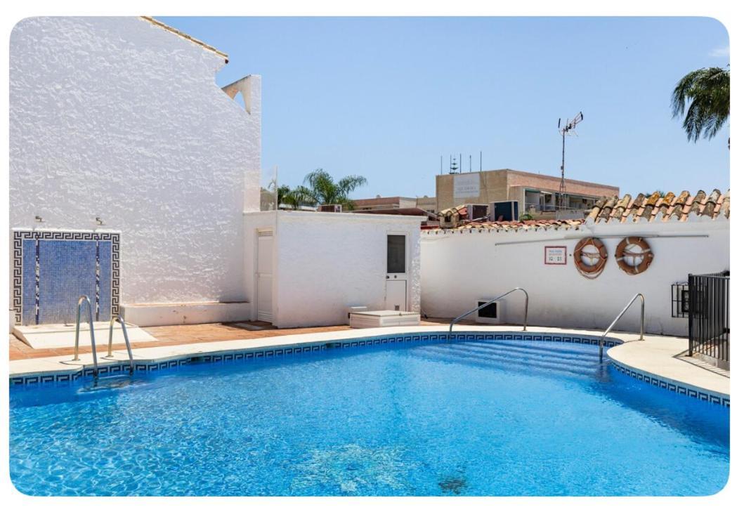 La Casa En La Carihuela Playa A 4 Minutos A Pie Villa Torremolinos Buitenkant foto