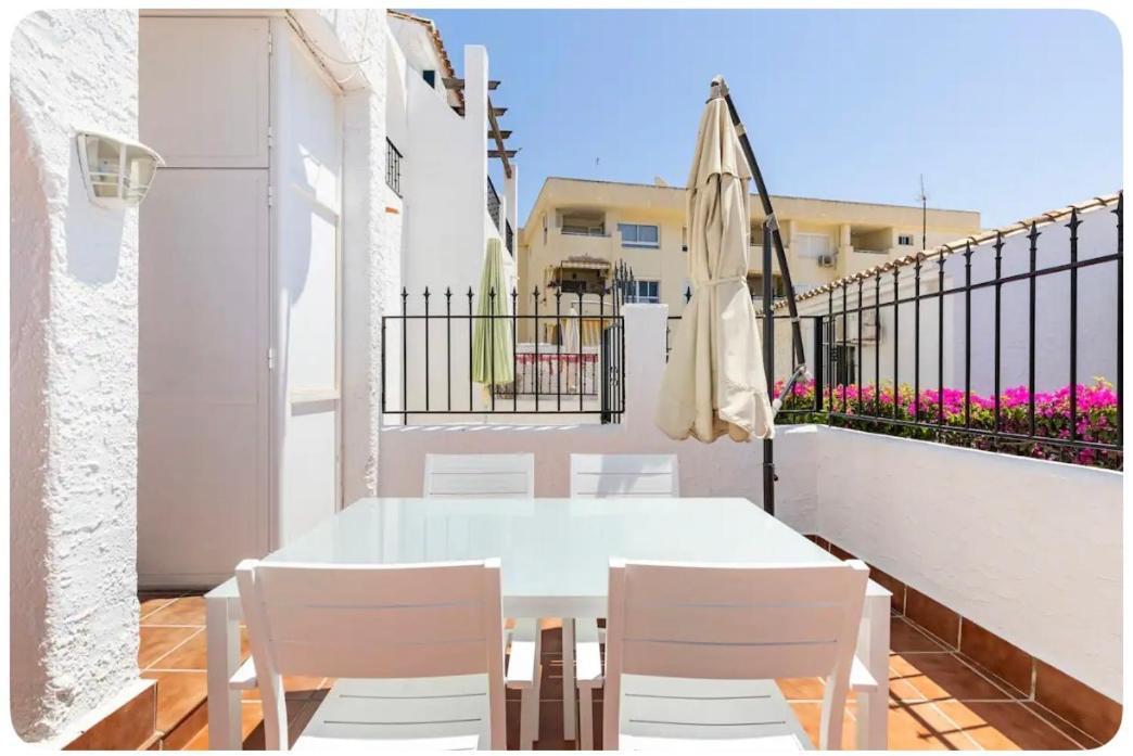 La Casa En La Carihuela Playa A 4 Minutos A Pie Villa Torremolinos Buitenkant foto